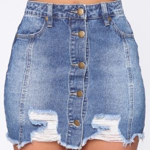 Button mini skirt